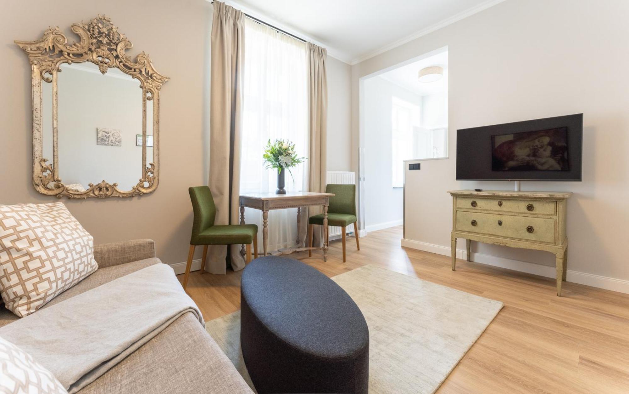Up Hus Hotel Нойрупин Екстериор снимка